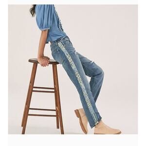 ANTHROPOLOGIE Pilcro Denim Distressed Slim Boyfriend Side Stripe Jeans Size: 28